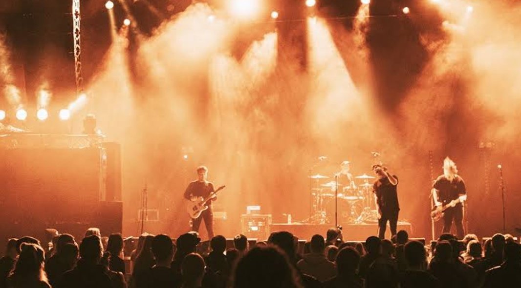 Bilimsel araştırmalarda, konsere gitmenin kişinin ağrılarını ve anksiyetesini ciddi oranda azalttığı tespit edildi.