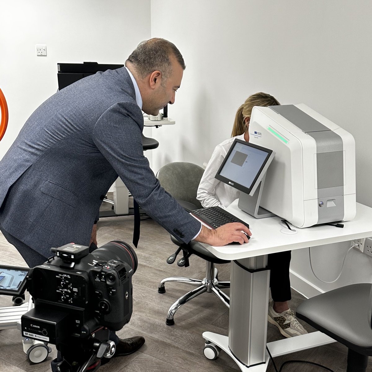 HSDiagnostics's tweet photo. Today we enjoyed meeting Mr. Ali Mearza &amp; his fantastic team at @oclvision premises in Kensington, London. Ali discussed how the #Eyestar 900 has elevated OCL Vision's practice. Watch the full interview very soon. 
#haagstreit #cataract #refractive #biometry #IOLcalculation https://t.co/ftzhh5uqMg