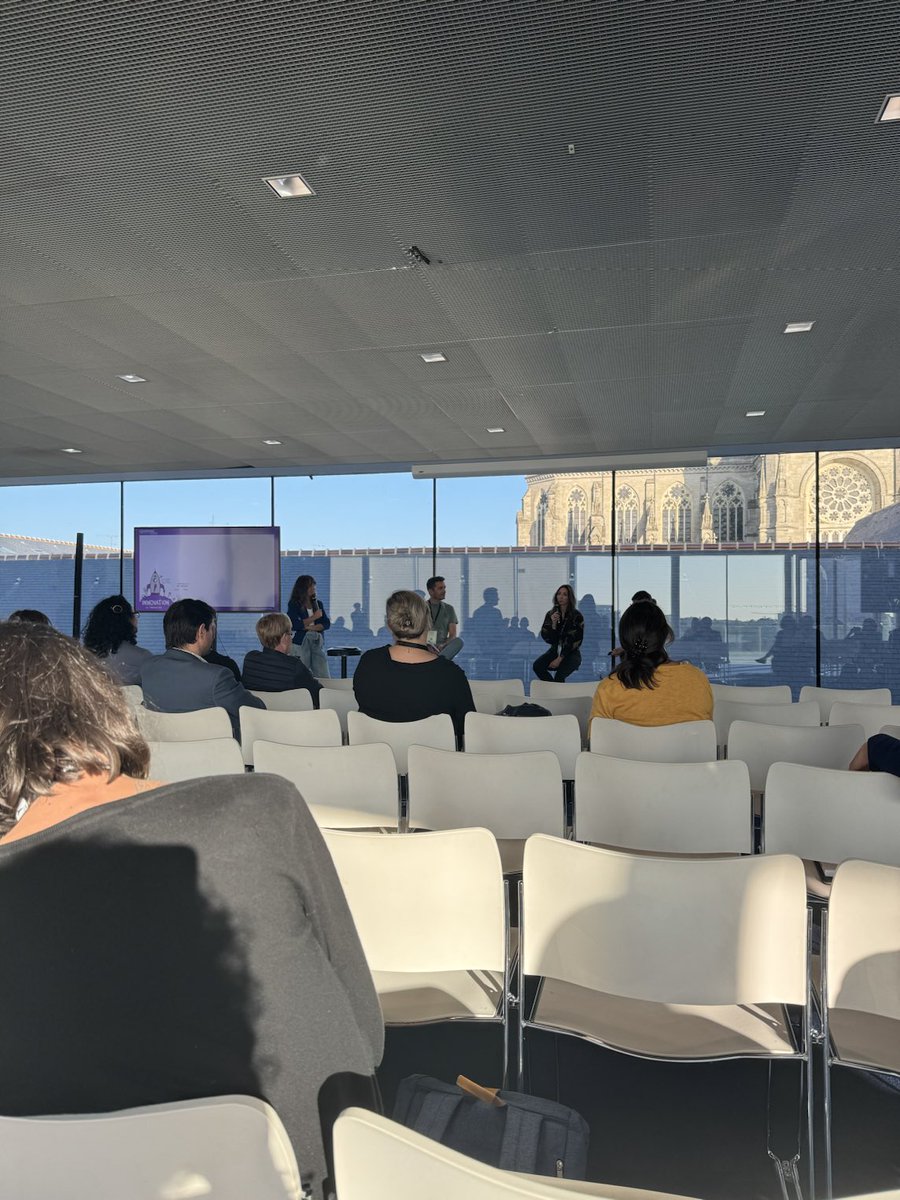 Présente au Learning Show à Rennes. Surprise de la diversité du public et des animateurs