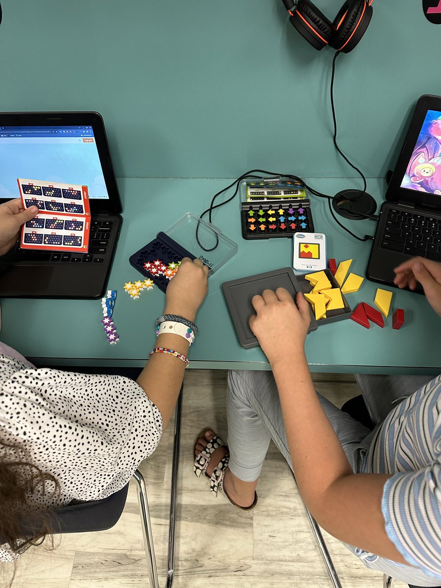 CLand_SWE's tweet photo. When you have no WiFi… you PIVOT! @HumbleISD_SWE @SmartGames_eu
@ed_insights
#IQDigits
#IQFit
#IQTwist
#KanoodleJR https://t.co/JtFlGgw4K2