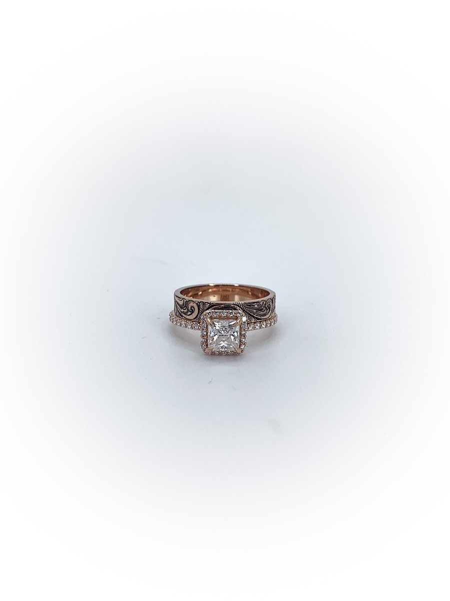 WowJustinDiver's tweet photo. A gorgeous wedding set finished up a while back! https://t.co/wbZfXBUuuD