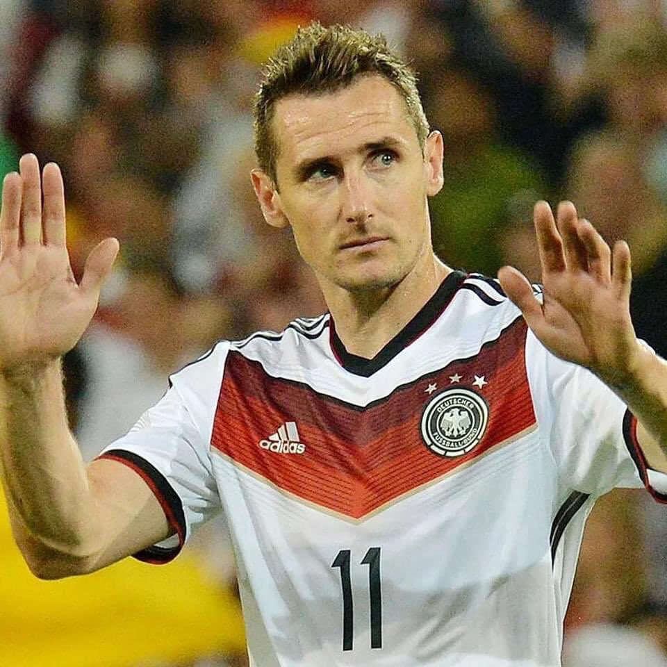 🎙️ Miroslav Klose: "I said stop playing football because I no longer recognised it. Today, young players think about other things. As a child, I only thought about training and becoming someone in this sport that I always loved. At Lazio and in the national team, after each