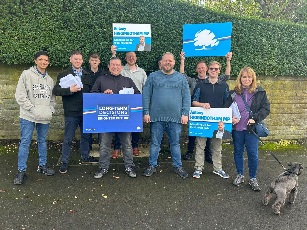 This weekend we joined <a href="/antony_hig/">Antony Higginbotham</a> campaign around Cog Lane in Burnley. Listening is key! That’s why Antony's running this latest survey to hear the biggest priorities for you and your family.

You can join the conversation here:
letstalk.conservatives.com/7E0C72BD-511B-…
