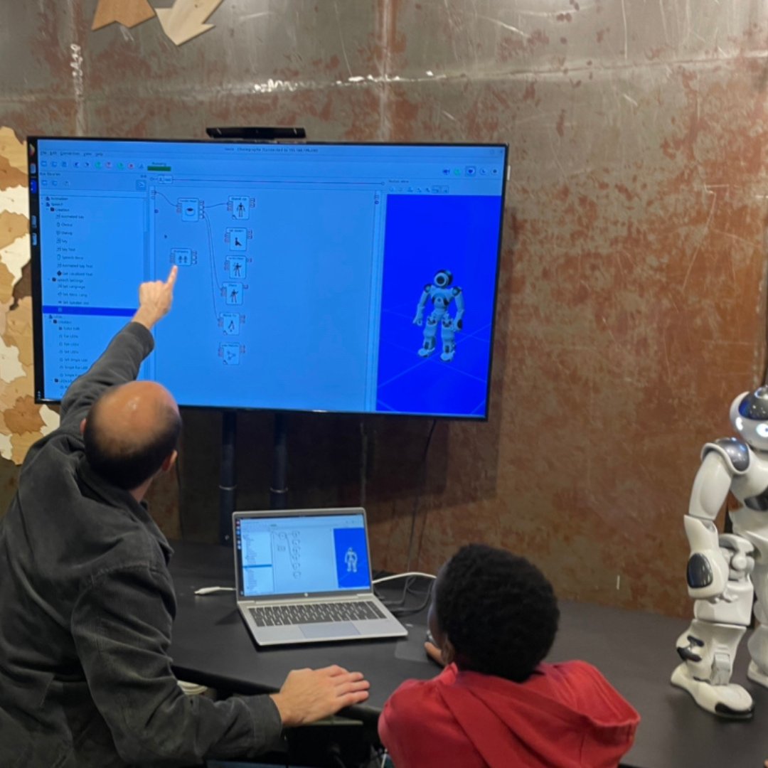 united_robotics's tweet image. 🚀 Engaging Young Minds at La Fête de la Science!
Throughout the weekend at La Cité des Sciences et de l&apos;Industrie, the enthusiastic questions and animated interactions of children met our world of #robotics. 
👉 Learn more: ow.ly/F6MR50PTY83
#Robotsforeducation