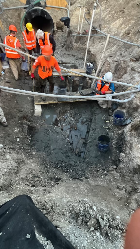 MyFDOT_NEFL's tweet photo. Archeological crews are on site in St. Augustine to investigate the buried maritime vessel that was discovered during the King Street at State Road A1A drainage improvement project.
Stay tuned for more updates as they delve into the mysteries of the past! https://t.co/pU4qIW6FnZ
