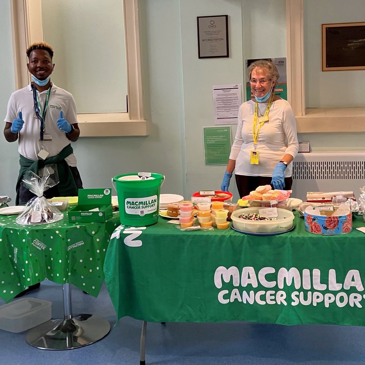 Huge thank you to everyone who baked or donated cakes, bought raffle tickets, or volunteered on the stall on the day. Thanks to you, our Macmillan team at the Berkshire Cancer Centre raised a whopping £947.52 at their recent coffee morning.