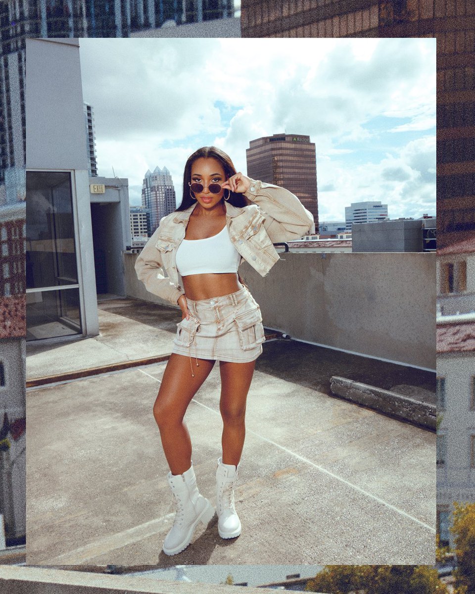 dLowstudio's tweet image. [ Photo Session ] with @_AngieFrancois  | Downtown Orlando FL

- Shot on | Canon R5