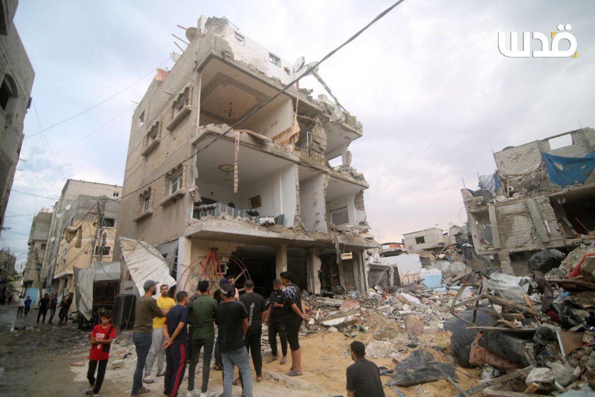 AfnanElmasri98's tweet photo. Israel is wiping out #Gaza right now 

No one is safe, no place is safe https://t.co/or9pBAQuNE