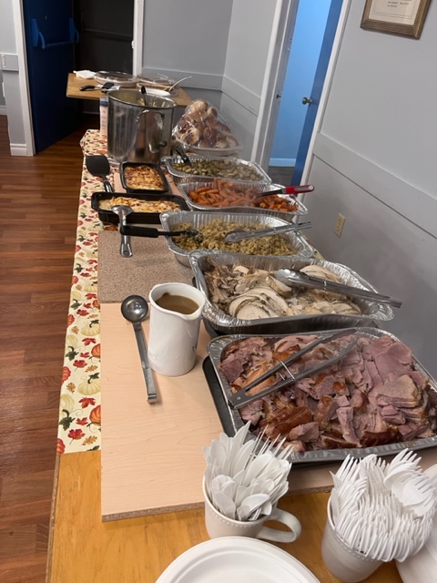 GaryWatermanX's tweet photo. I often get asked what makes STFX so special. The answer is easy &amp; the response never changes…it’s the people. Thank you, Taylor, Kubas, and Watrych families for taking care of the guys who stayed in town. Great Thanksgiving spread &amp; take home containers to boot. #hailandhealth https://t.co/VfmhifHa9q