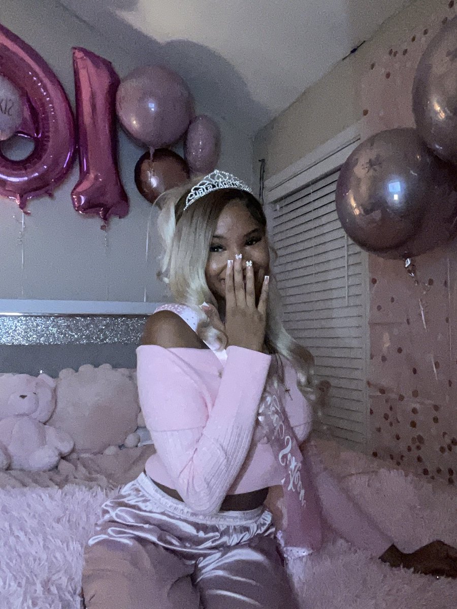 joidabarbie's tweet photo. 16 wishes 🍰♡ ༘*.ﾟ🧸🎀! #LibraSzn #librawomen #bu https://t.co/0Uy4nAiiZY