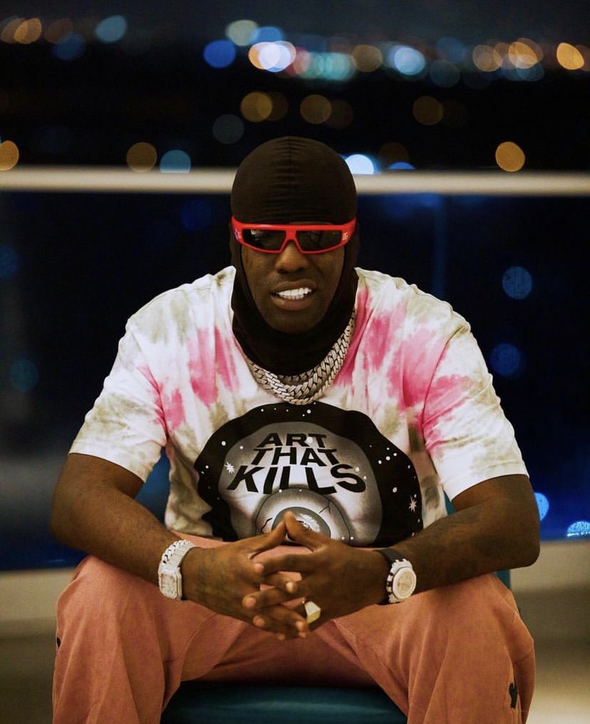 🚨ÚLTIMA HORA🚨

Esta mañana ha salido a la luz, la que puede ser una de las colaboraciones del nuevo álbum de Bad Bunny #NADIESABE, se trata nada más y nada menos que del cantante cubano Chocolate MC.