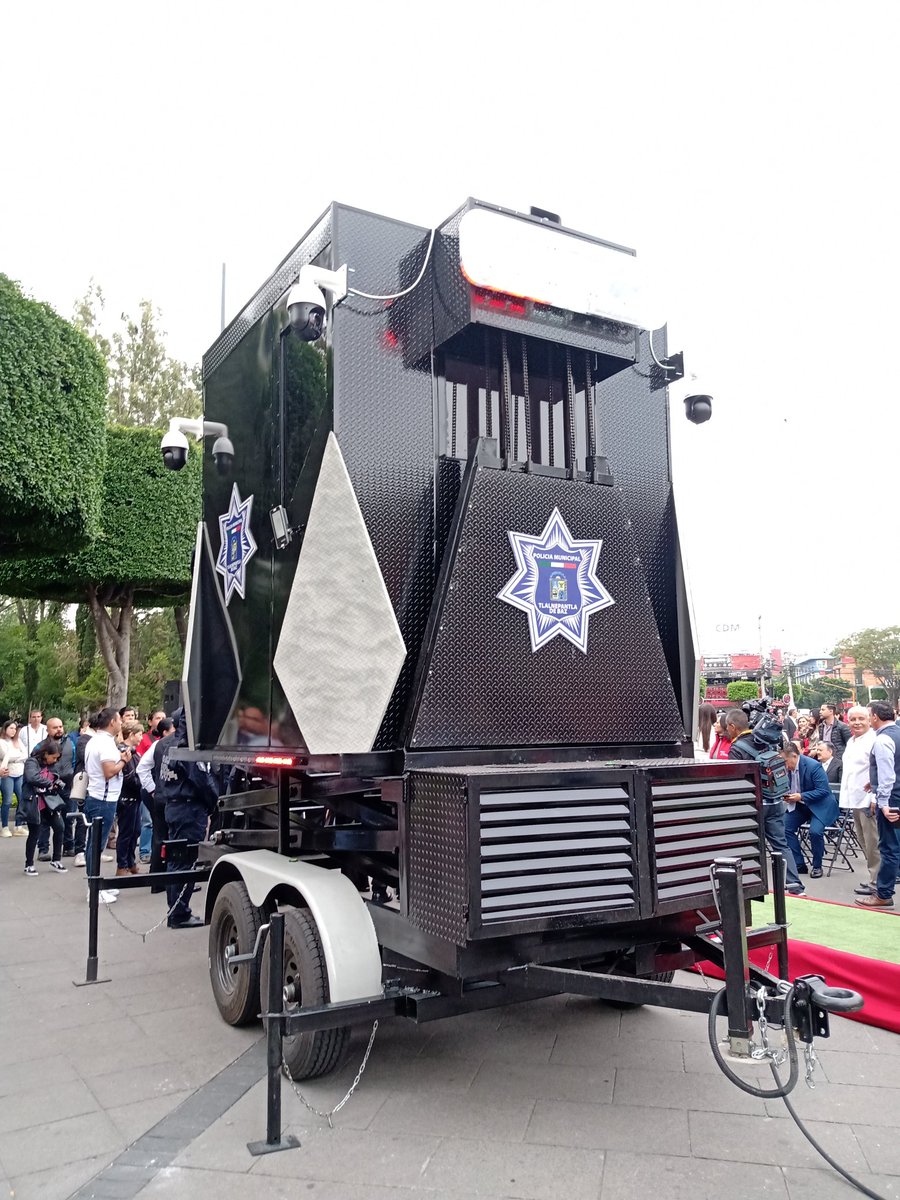 El alcalde de Tlalnepantla <a href="/TonyRodriguezMX/">Tony Rodríguez</a> informó que se sumaron a la fuerza policíaca de su municipio 43 elementos que fueron certificados y tienen los exámenes de control de confianza, además de entregar una torre de control