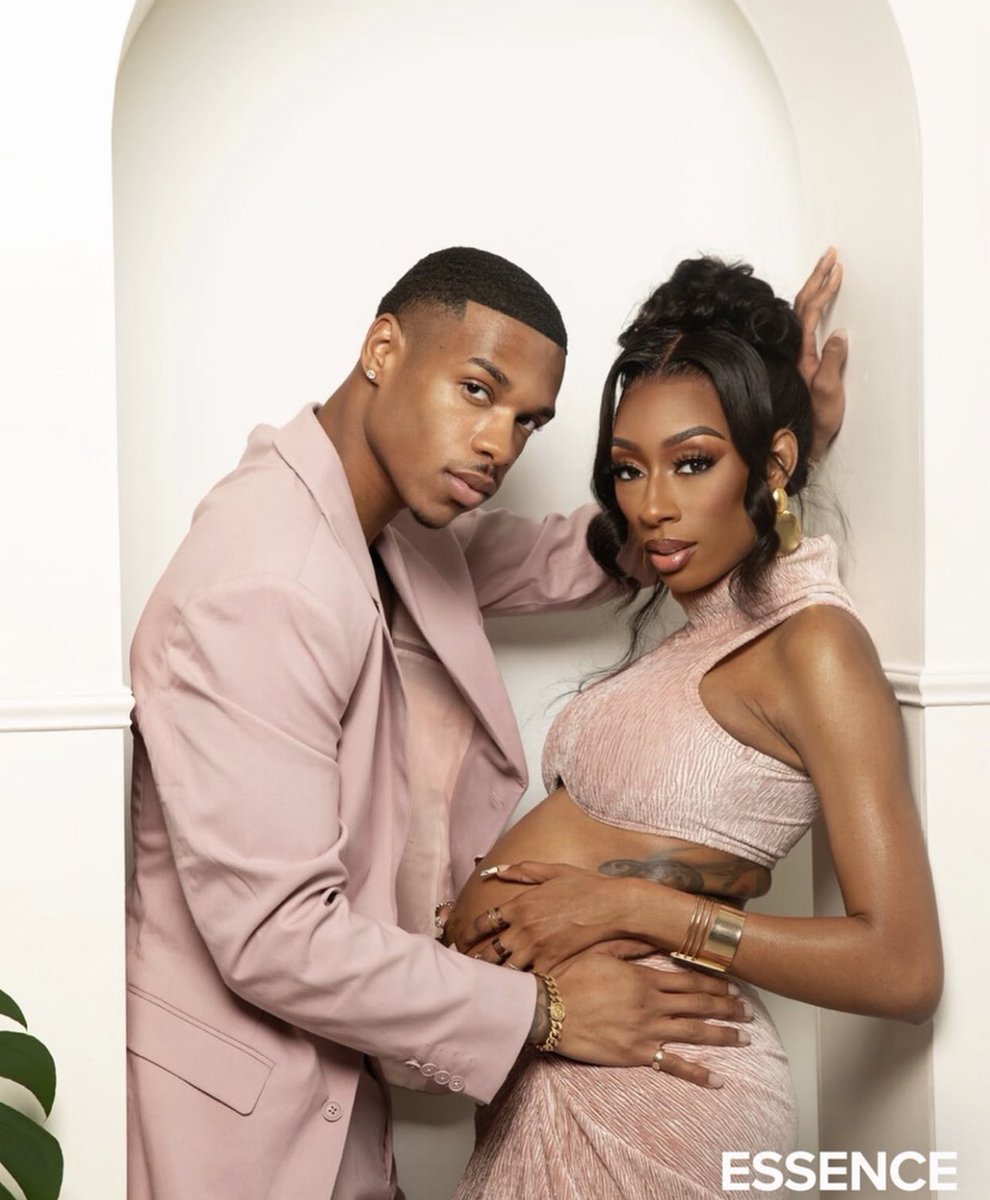 😳 GAGGED!!! Congrats to them on their  bundle of joy. IKTR