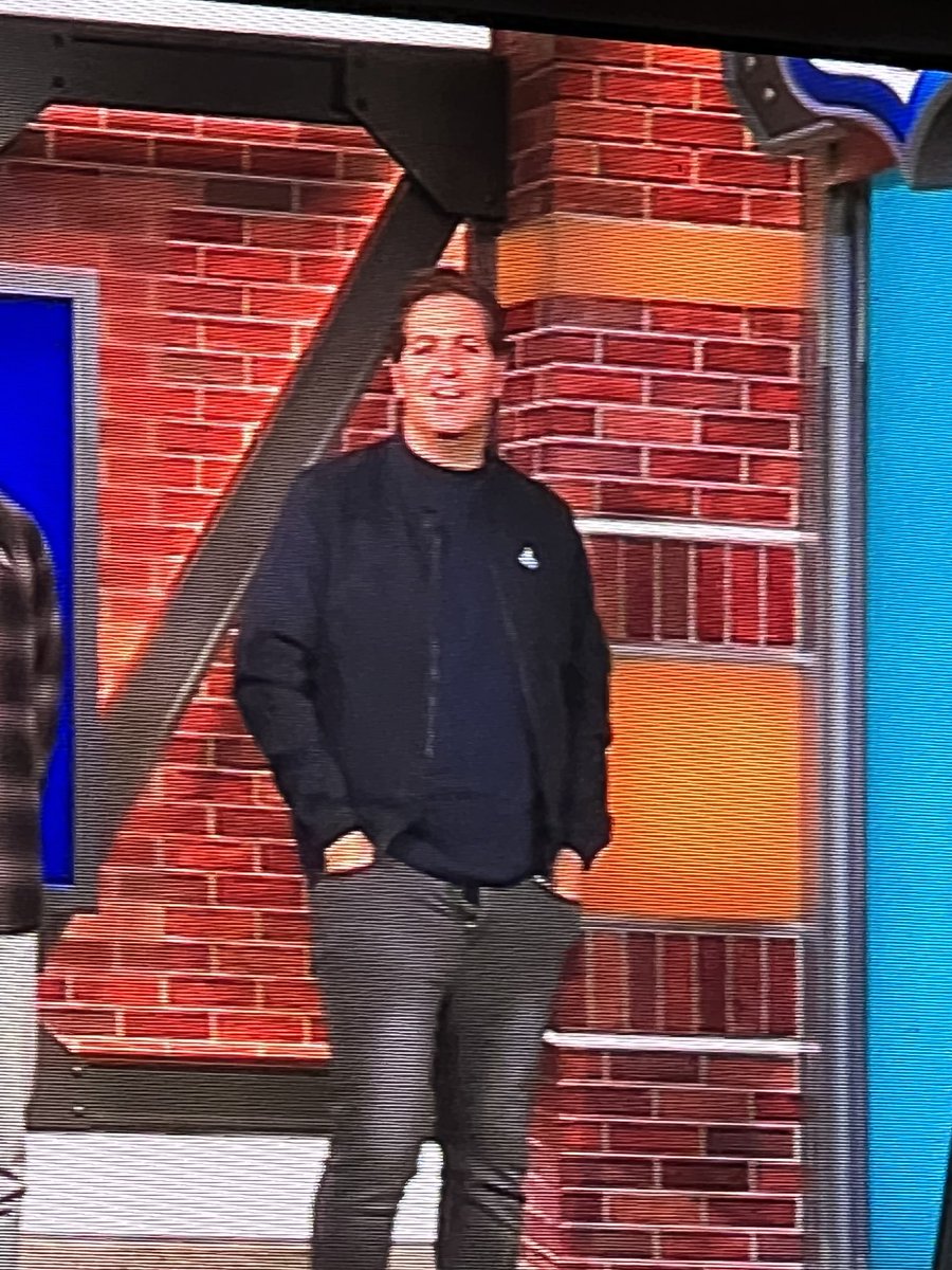 faggenbaggen's tweet photo. ⁦@PSchrags⁩ What’s going on backstage bro?  Zip that fky!!! https://t.co/7Rqjqay9yZ