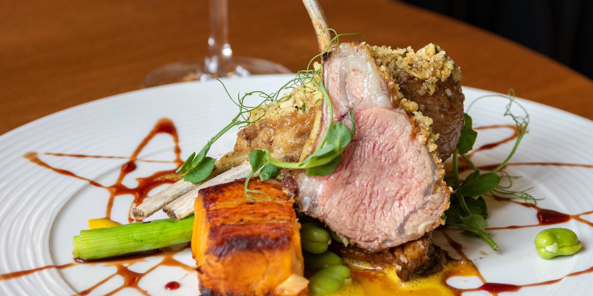 hp_hotels's tweet photo. Savour the fleeting flavours of Autumn in The Refectory Restaurant at Stanbrook Abbey 🍂

#HandPickedHotels #StanbrookAbbey https://t.co/B7cKmqBlkS