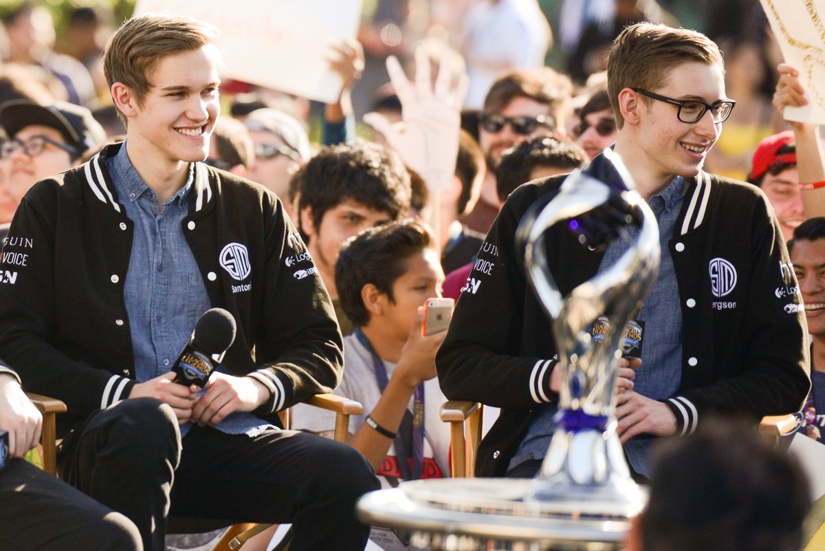 TSM's tweet photo. After 10 years in action, you retire a legend @Santorin.

Congratulations on a storied career, and thank you for everything you did for the black-and-white. https://t.co/AGpIknRcK9