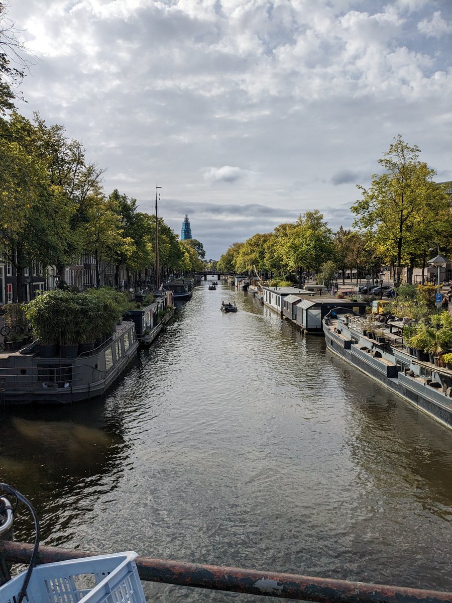 JamesEHazelwood's tweet photo. Excellent few days at @EURETINA, delighted to present work from @EdinburghOph, make new connections and explore the wonderful city of Amsterdam! https://t.co/CkfVt44hjy