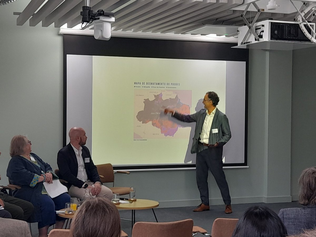 King's Transnational Law Institute (@tlikings) on Twitter photo Today we and <a href="/CleanTrade/">Clean Trade</a> are at <a href="/leighdayintl/">Leigh Day International</a> in an event on human rights and natural resources. TLI Co-director <a href="/octavio_ferraz/">Octávio Luiz Motta Ferraz</a> presented on the impact of agribusiness on indigenous peoples in 🇧🇷 Today we and <a href="/CleanTrade/">Clean Trade</a> are at <a href="/leighdayintl/">Leigh Day International</a> in an event on human rights and natural resources. TLI Co-director <a href="/octavio_ferraz/">Octávio Luiz Motta Ferraz</a> presented on the impact of agribusiness on indigenous peoples in 🇧🇷