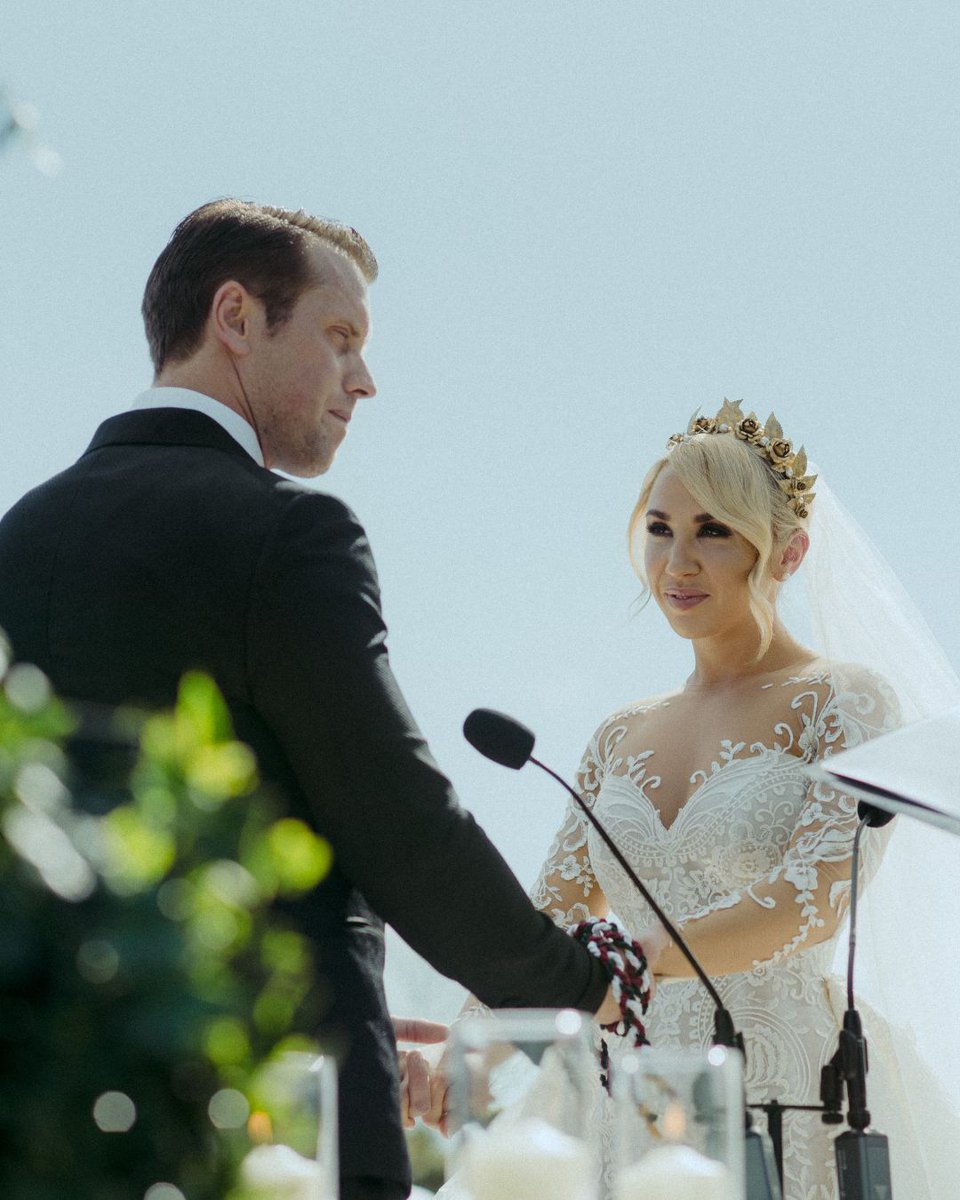 The love between our clients' was so profound that, as they exchanged vows, the grandeur of the estate and the presence of guests faded, leaving only two intertwined souls of two deeply in love 🖤 @TheAdareManor