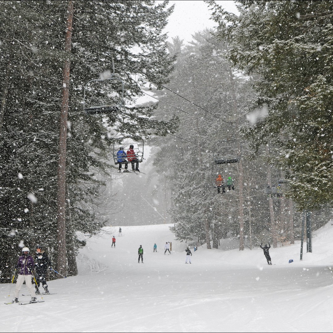KingPineSkiArea's tweet photo. It's the final day to save on a 2023/2024 King Pine season pass or take advantage of the Family 4-Pack. Visit https://t.co/ZbmiLOb6UF to view details, rates, and to purchase online. 🏂⛷️❄️ #skiing #snowboarding #xcskiing #snowshoeing #iceskating #uphillaccess #itallstartshere https://t.co/bnoU7zoOVm