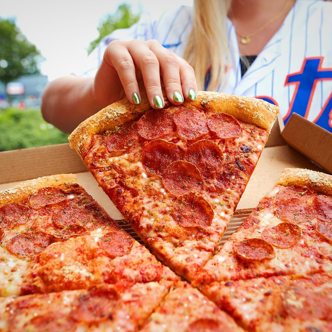 GreenwichEnts's tweet photo. Hey students! 🎓

Show off your smarts and snag a 20% discount on food (excluding deals and Buffet) at @pizzahutuk from Sunday to Thursday when you present your valid photographic Student ID or Student Beans account 🍕

Ready to munch without breaking the bank? 🙌

T&amp;C's apply. https://t.co/meRzzCsaPe