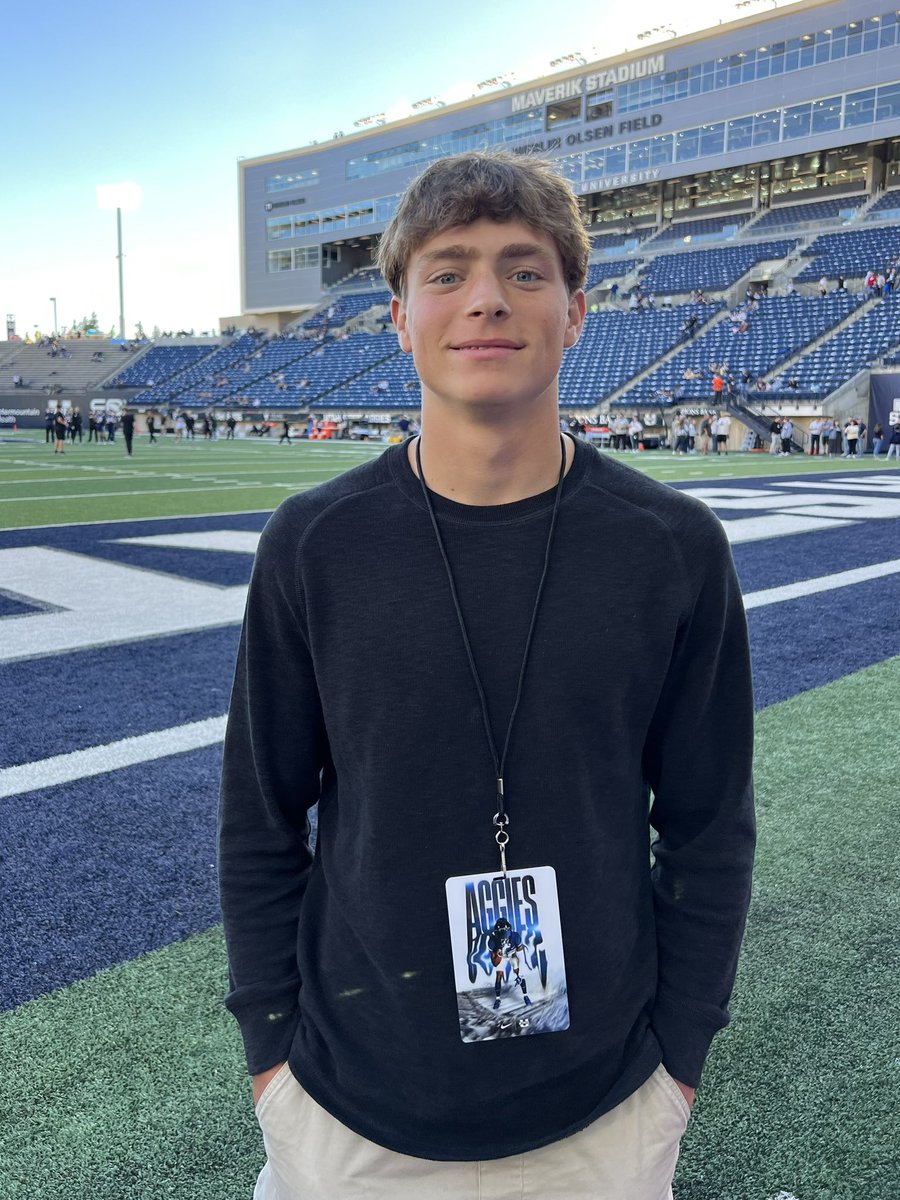 Had an awesome weekend at @USUFootball. Thank you @goodwin_kevin14 for the game day invite. Thank you @DjTialavea_86 & @Sat_USU for the words of advice. @SKotsy17 thoughts & prayers for a quick recovery. #GoAggies @JakeSpenceUSU @CHbanderson @RyderMacGilliv1