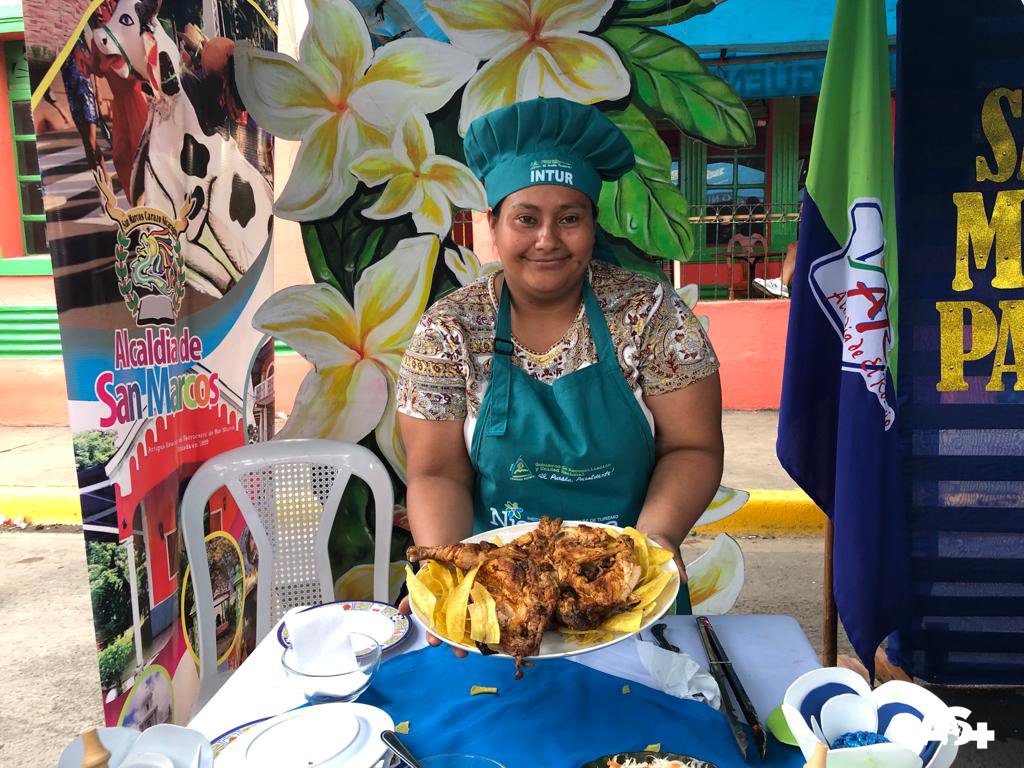 AdelanteSiempr_'s tweet photo. #Nicaragua 🇳🇮 | Delicioso 😋 festival Gastronómico Departamental Patria Bendita en el municipio de #Jinotepe, se realizó con la participación de los 8 municipios de #Carazo, las alcaldías promoviendo el arte culinario en las familias👨‍👩‍👧‍👧. https://t.co/92ODuMT2ID