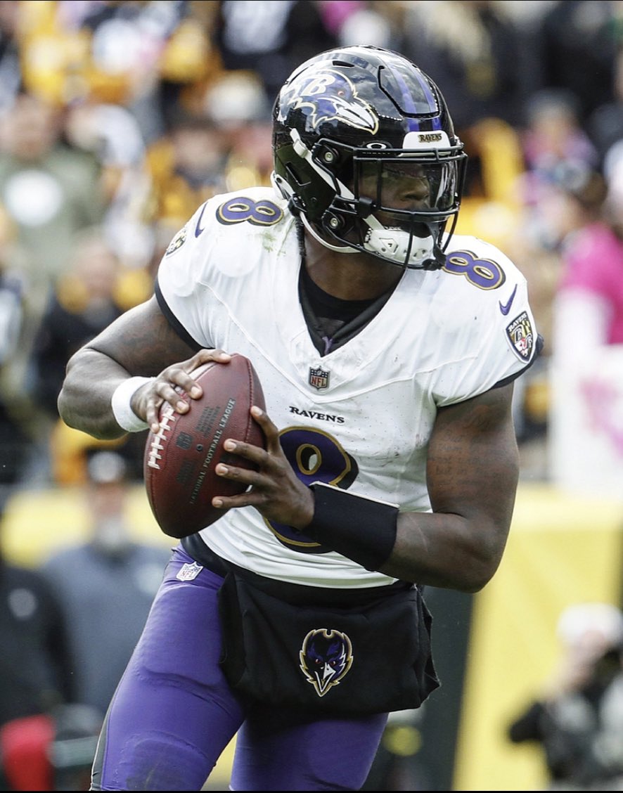 uSTADIUM's tweet photo. PFF QB Grades from Week 5 (Sunday):

📈 TOP 5:
1. #Ravens Lamar Jackson, 94.6
2. #Lions Jared Goff, 93.9
3. #Bills Josh Allen, 91.5
4. #Falcons Desmond Ridder, 87.9
5. #Giants Daniel Jones, 87.1

📉 BOTTOM 5:
24. #Dolphins Tua Tagovailoa, 56.5
25. #Patriots Mac Jones, 55.7
26. #Cardinals Joshua Dobbs, 53.7
27. #Cowboys Dak Prescott, 46.0
28. #Broncos Russell Wilson, 42.8