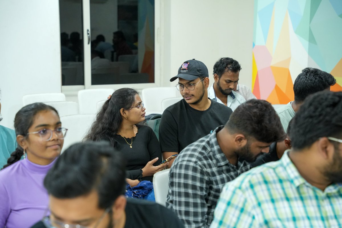 muja002's tweet photo. Last weekend I learnt Web3 gaming &amp; account abstraction at KanaLabs Konnect Hyderabad by @kanalabs &amp; @ogclubdao. #KanaLabsKonnect #LearnWithOG Thank u @hyderabaddao and thanks to @sivsouvam for amazing smartwatch giveaway 😊 https://t.co/JWqQoD3VGJ