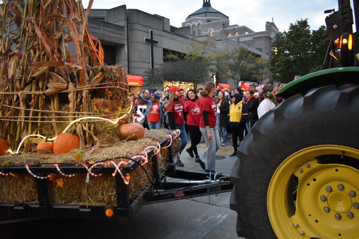 Last Friday I had the pleasure of being the float driver for the BSE/@ASABEorg Student Branch in the @UWMadison Homecoming Parade. The students did a great job building the float with some help from BSE staff and faculty. Lots of fun was had by all! @UWMadisonCALS @WIAgLeader