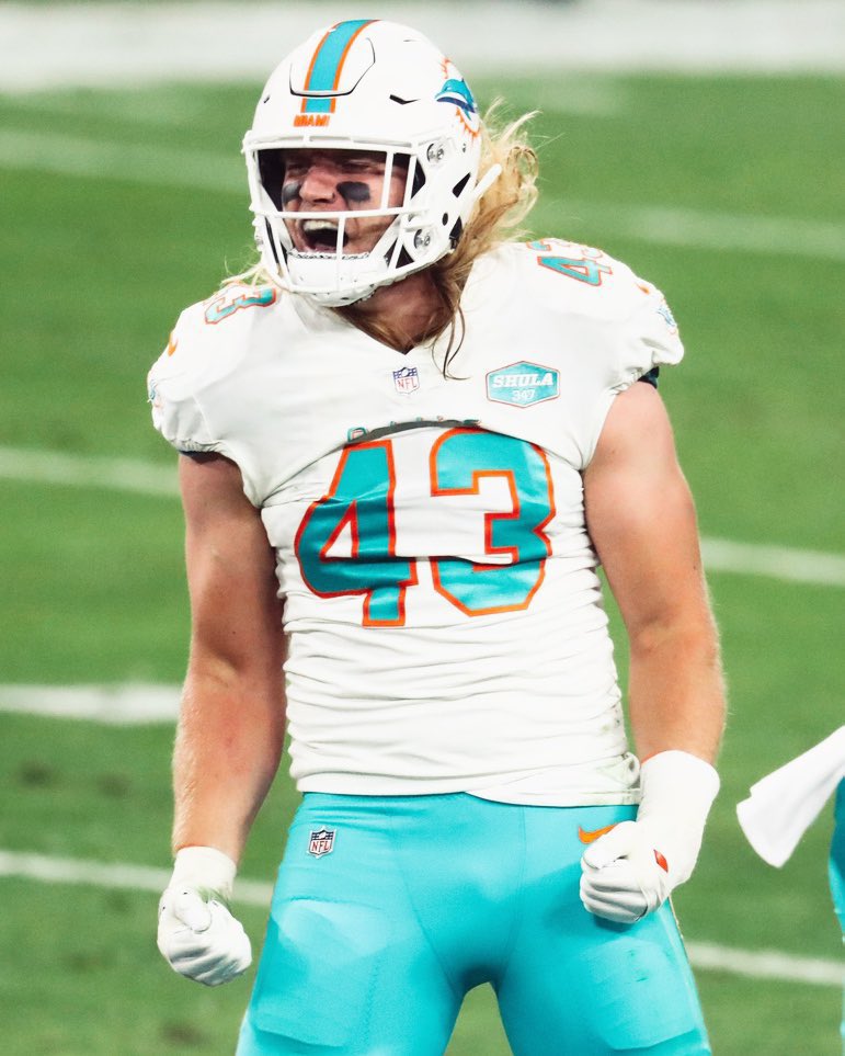 RyanSmithFB's tweet photo. #Dolphins ED Andrew Van Ginkel led the team with 8 pressures against the Giants 

His overall grade for the season is now 89.9, 8th among 114 qualifying edge defenders 

📈📈📈

#FinsUp https://t.co/rrua916MYW