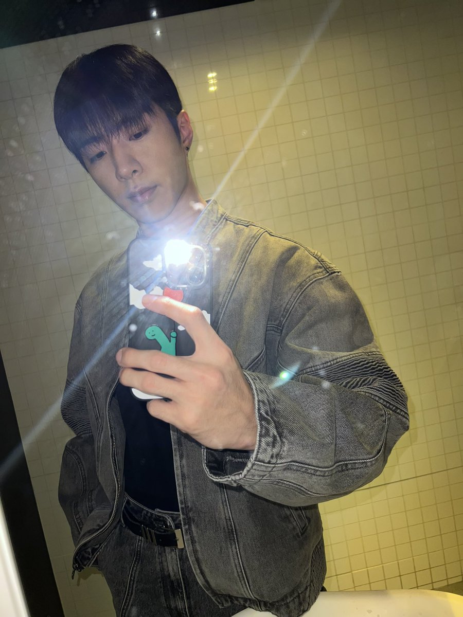 ONF_members's tweet photo. [#와이엇 #WYATT] TODAY RADIO WAS SO FUN OUR MEMBER #U THANK U SO MUCH LOVE U ALSO THANKS #STATION_Z 
#ONF #THIS_IS_WYATT #U #STATION_Z #LOVE_EFFECT https://t.co/VoDBRlduoa