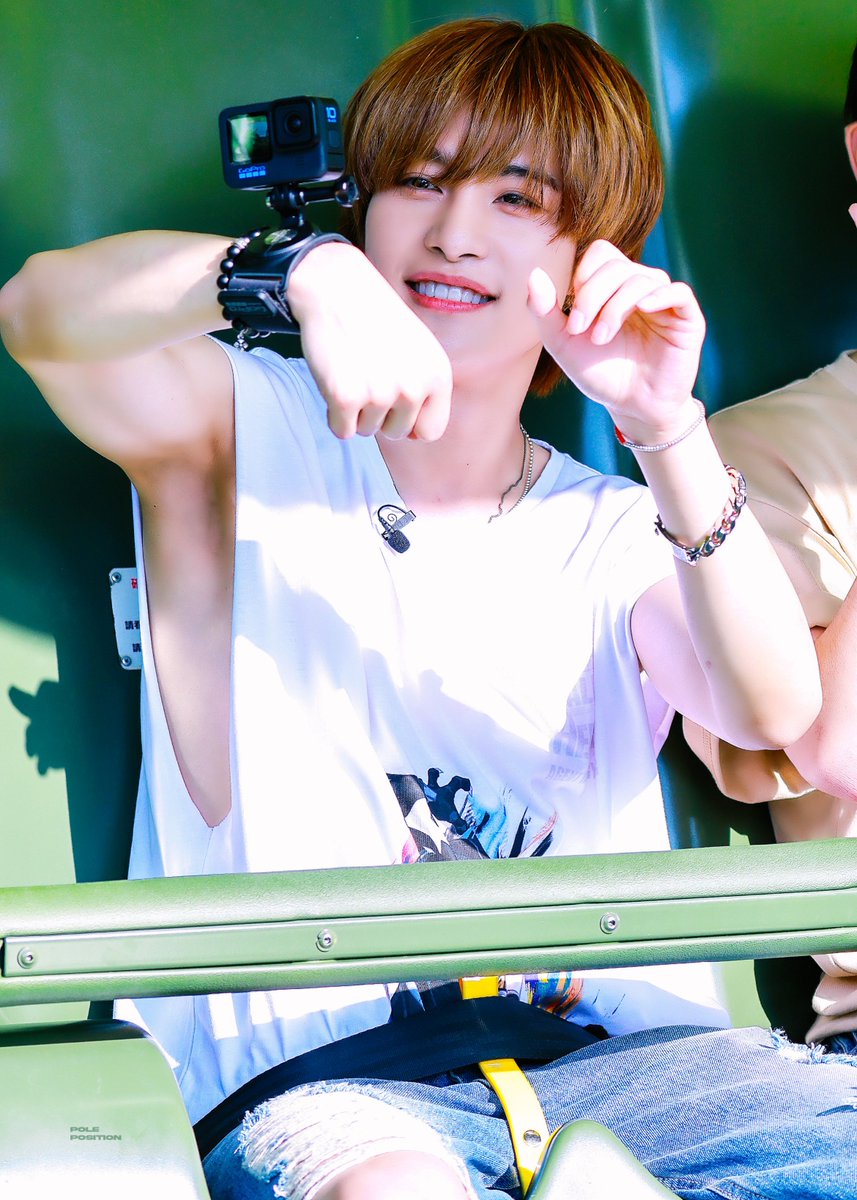 poleposition_yy's tweet photo. 230528 Disneyland🎢 

#刘扬扬 #YANGYANG #ヤンヤン #류양양 #WayV #威神V #웨이션브이 https://t.co/D28nuOhnEP