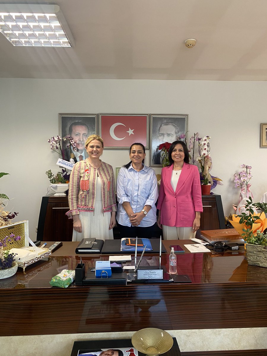 Ak Parti İl Kadın Kolları Başkanı Gülçin Özboz arkadaşımızı, Milletvekili adayımız Av.Ferah Nur Ünal ile birlikte ziyaret ederek yeni görevinde  muvaffakiyetler diledik.
@gulcinozboz 

<a href="/FerahNurUnal/">Av. Ferah Nur Ünal 🇹🇷</a>