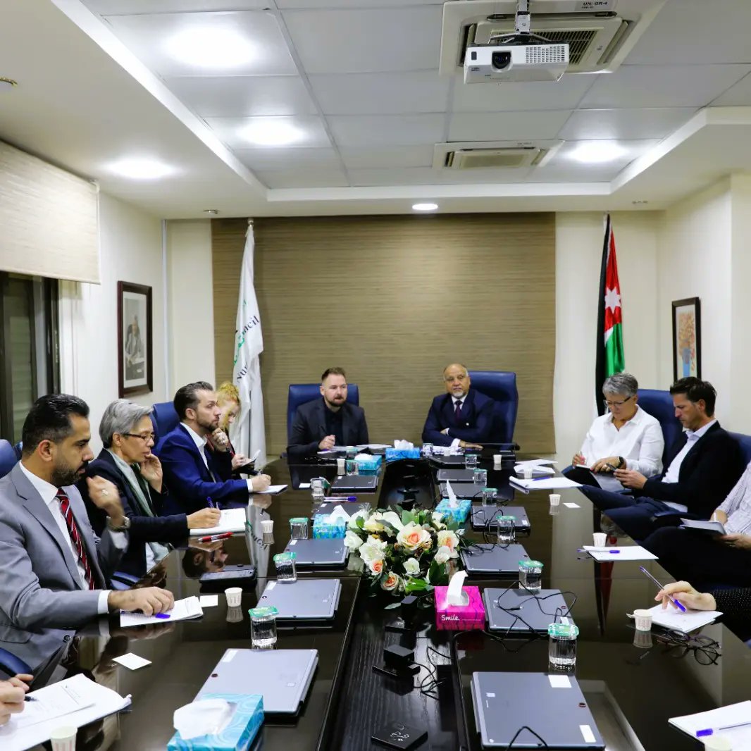 jncgovjo's tweet photo. وفد نمساوي يطلع على مهام ودور المجلس التمريضي

زار وفد من المجلس النمساوي التمريضي وجامعة فيينا ونائب رئيس جامعة عمان الأهلية الدكتور أنس السعود، المجلس التمريضي الأردني، للاطلاع على مهام ودور المجلس في تطوير مهنة التمريض وضمان وجود مقدمي ...

https://t.co/20NlsigLVn https://t.co/YbEzUcW21W