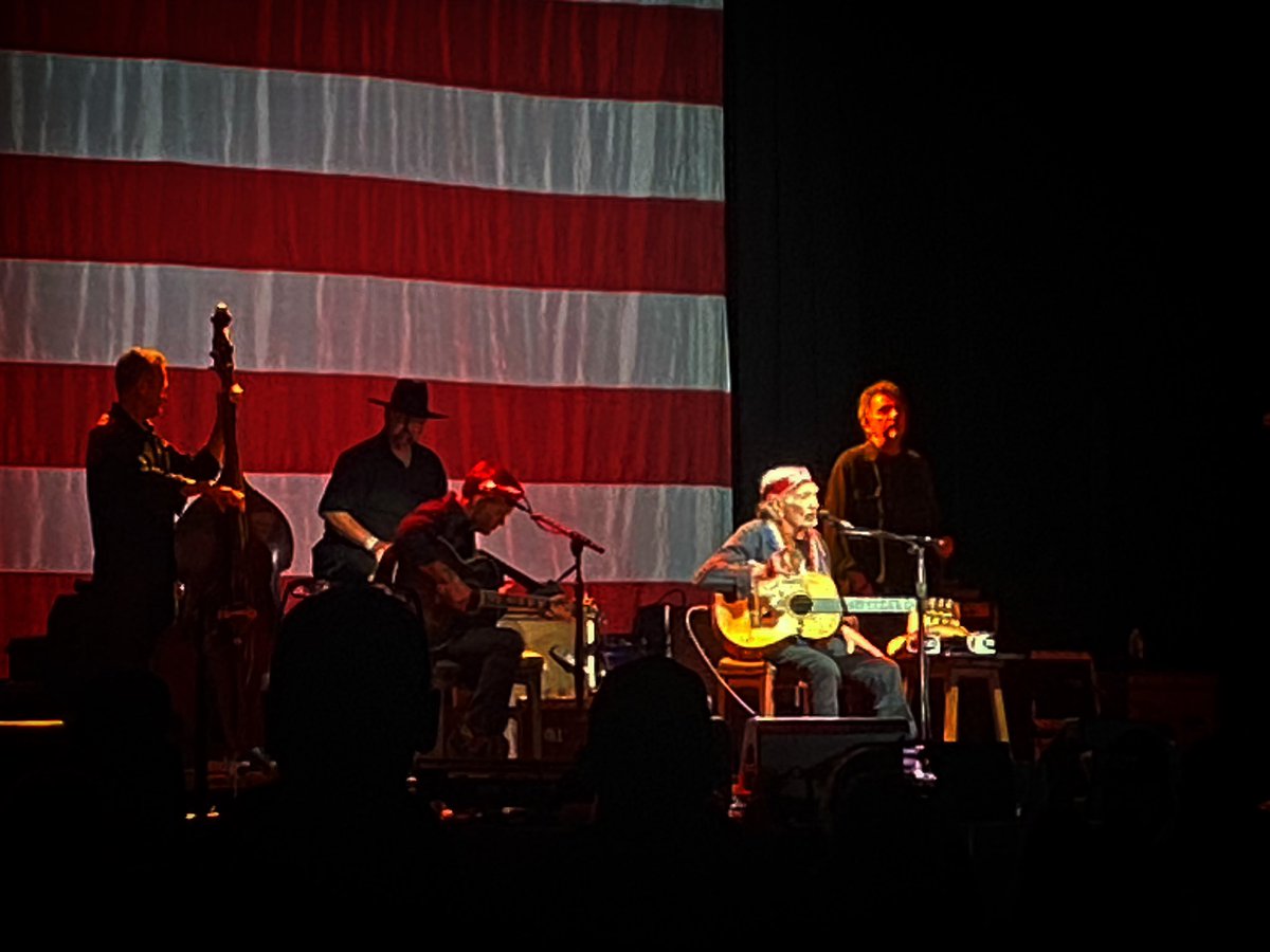 TrawickEllis's tweet photo. Got to see Willie Nelson in concert last night! #concert #outlawmusicfestival #willienelson #govtmule #theavettbrothers #thewharf #orangebeach https://t.co/NwwDTM8AzE