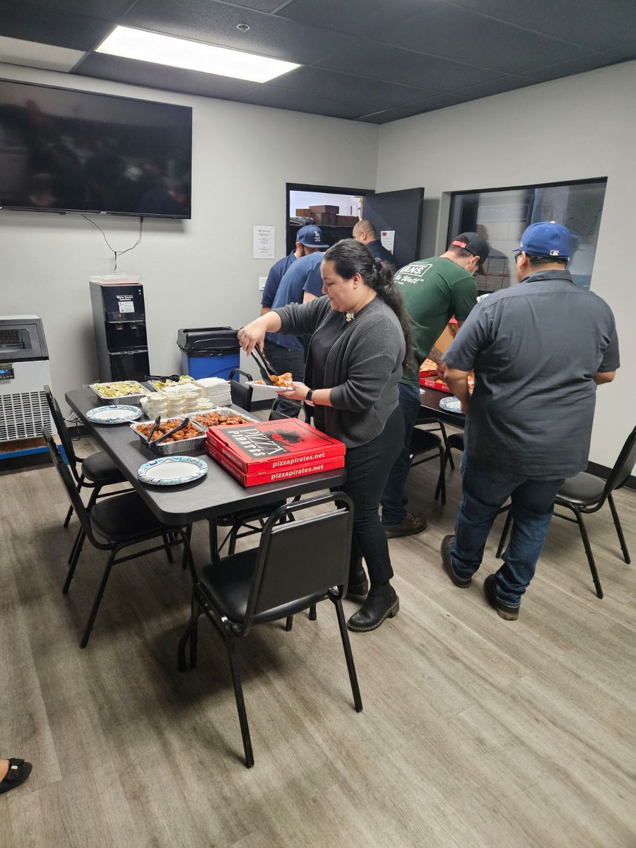 mpmproducts's tweet photo. We had a wonderful appreciation lunch with our friends at NDTesting. An innovative team doing great things in the NDT inspection space! https://t.co/xyYVQ4wSK6