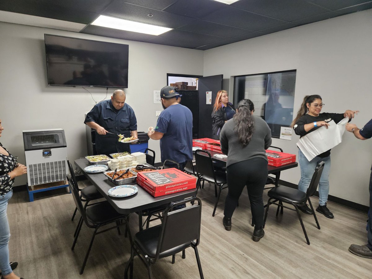 mpmproducts's tweet photo. We had a wonderful appreciation lunch with our friends at NDTesting. An innovative team doing great things in the NDT inspection space! https://t.co/xyYVQ4wSK6