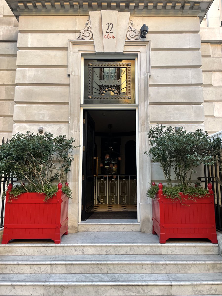 Privat3Money's tweet photo. An Unforgettable Evening 🍷
Some snaps from our exclusive wine tasting dinner at the Twenty Two in the heart of London last week, in collaboration with our partner @CultWinesUK
and Château Ducru Beaucaillou.
#P3xCultWines #UniqueExperiences #ExploreWithP3 https://t.co/9xMpPliQH4
