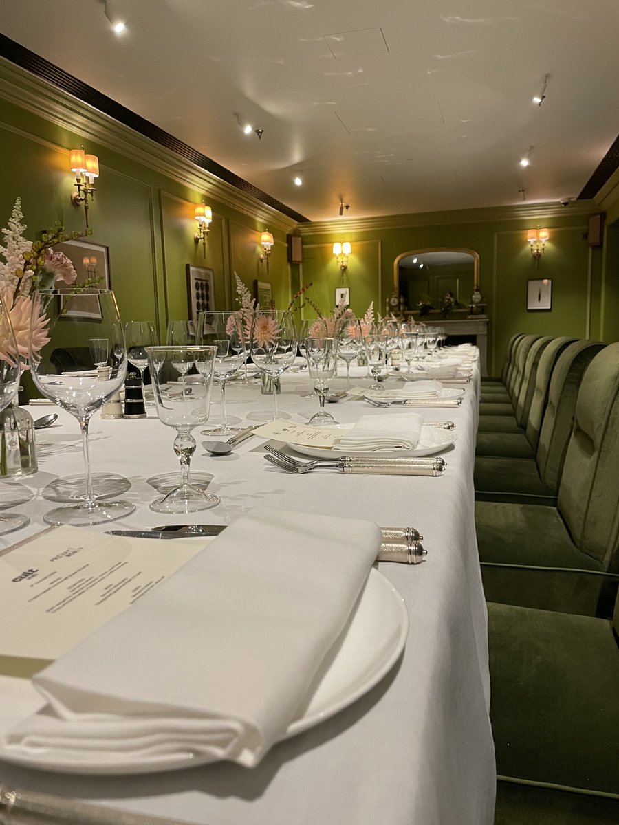 Privat3Money's tweet photo. An Unforgettable Evening 🍷
Some snaps from our exclusive wine tasting dinner at the Twenty Two in the heart of London last week, in collaboration with our partner @CultWinesUK
and Château Ducru Beaucaillou.
#P3xCultWines #UniqueExperiences #ExploreWithP3 https://t.co/9xMpPliQH4