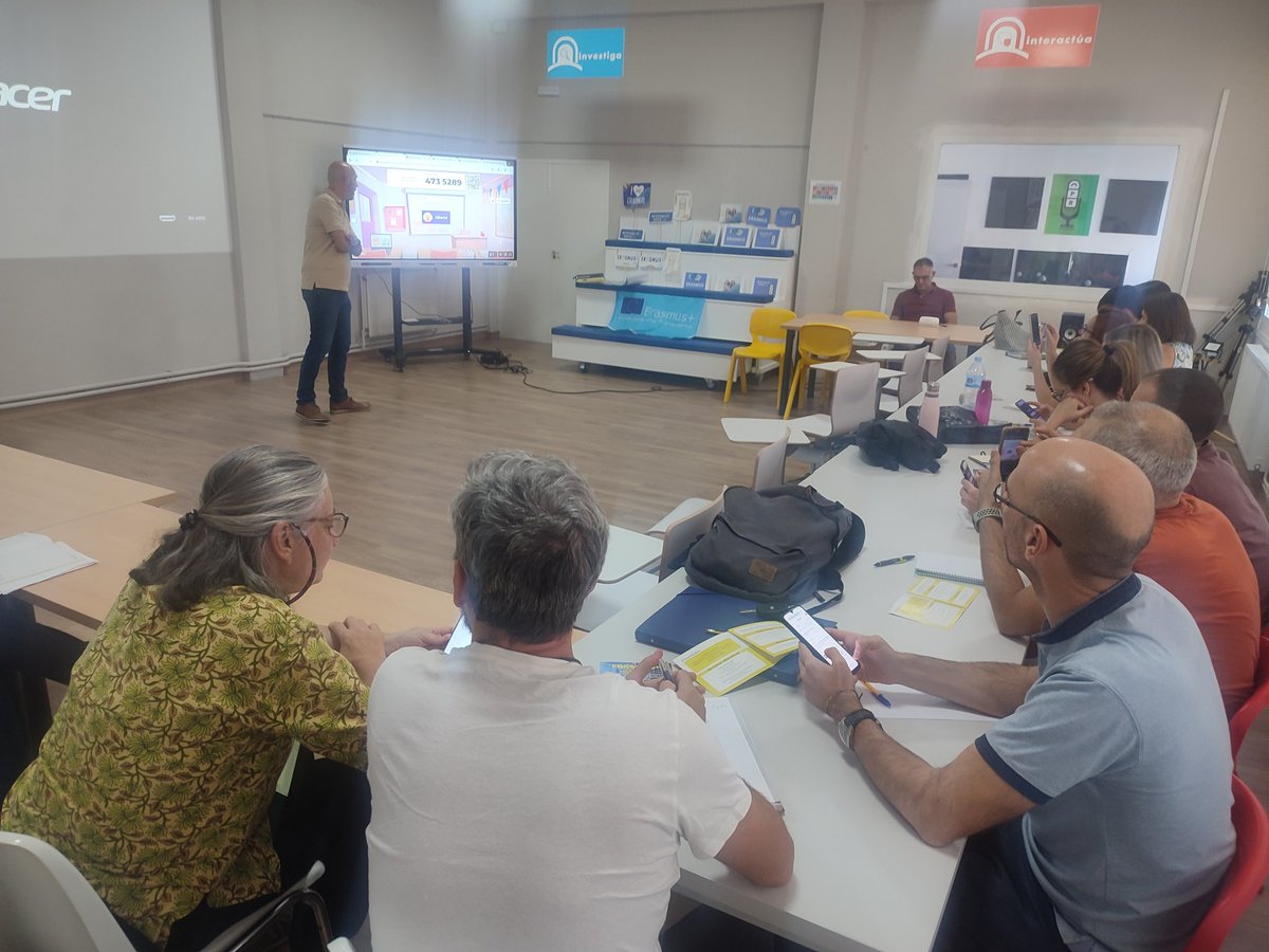 cprdemerida's tweet photo. Comenzamos el camino hacia la internacionalización de nuestros centros educativos.@sepiegob @InnovacionForm @UpeBadajoz #ErasmusDays2023 #ErasmusCprInclusion Mérida https://t.co/D2QS8arJ7t