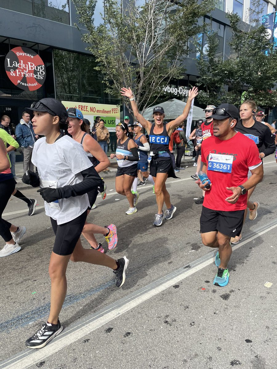 FarrellBecca's tweet photo. It was a great day for a very long run. Thank you #ChicagoMarathon2023 for another amazing experience. https://t.co/BLrFP4er20