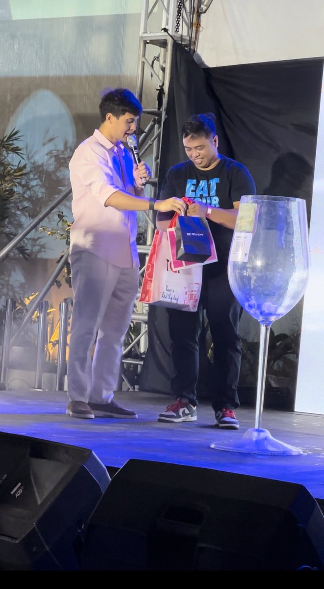 RamosMyrich's tweet photo. Thank you G’s and @LazadaPH  😊 https://t.co/EucprvuqFp
