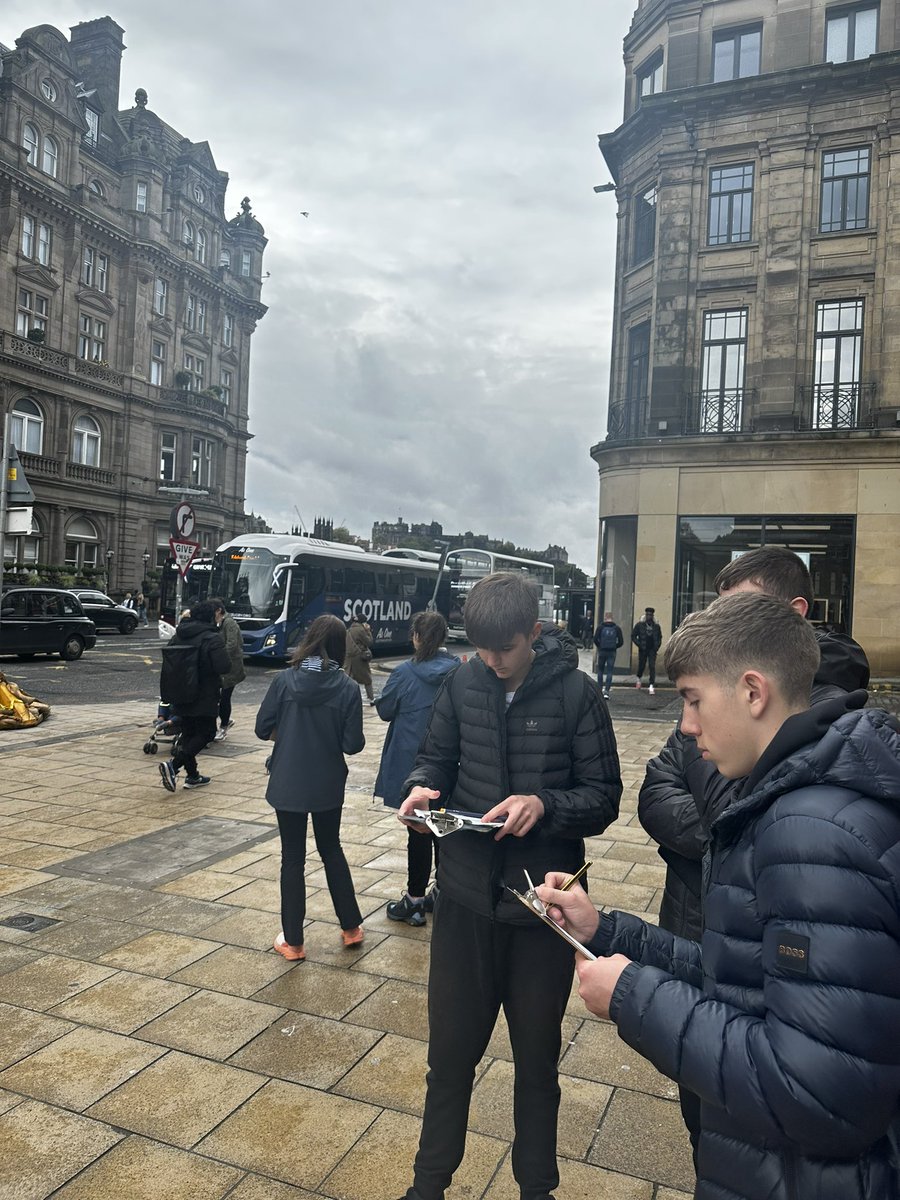 MrCruickshanks_'s tweet photo. My Higher Geography class spent time in the CBD of Edinburgh this morning collecting data for their assignment 📚📊📉Well done everyone on your participation 😀 https://t.co/FH5lVijiRE