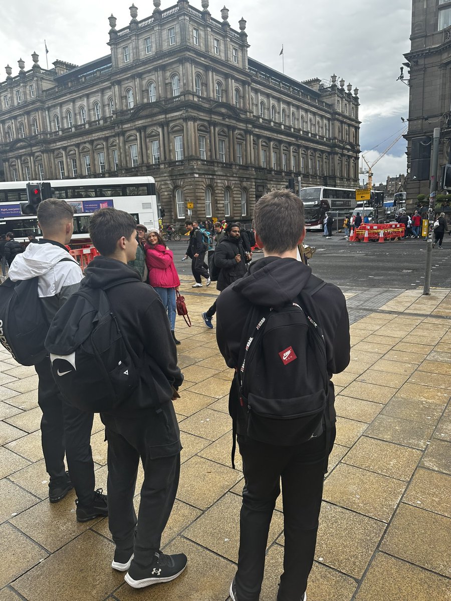 MrCruickshanks_'s tweet photo. My Higher Geography class spent time in the CBD of Edinburgh this morning collecting data for their assignment 📚📊📉Well done everyone on your participation 😀 https://t.co/FH5lVijiRE