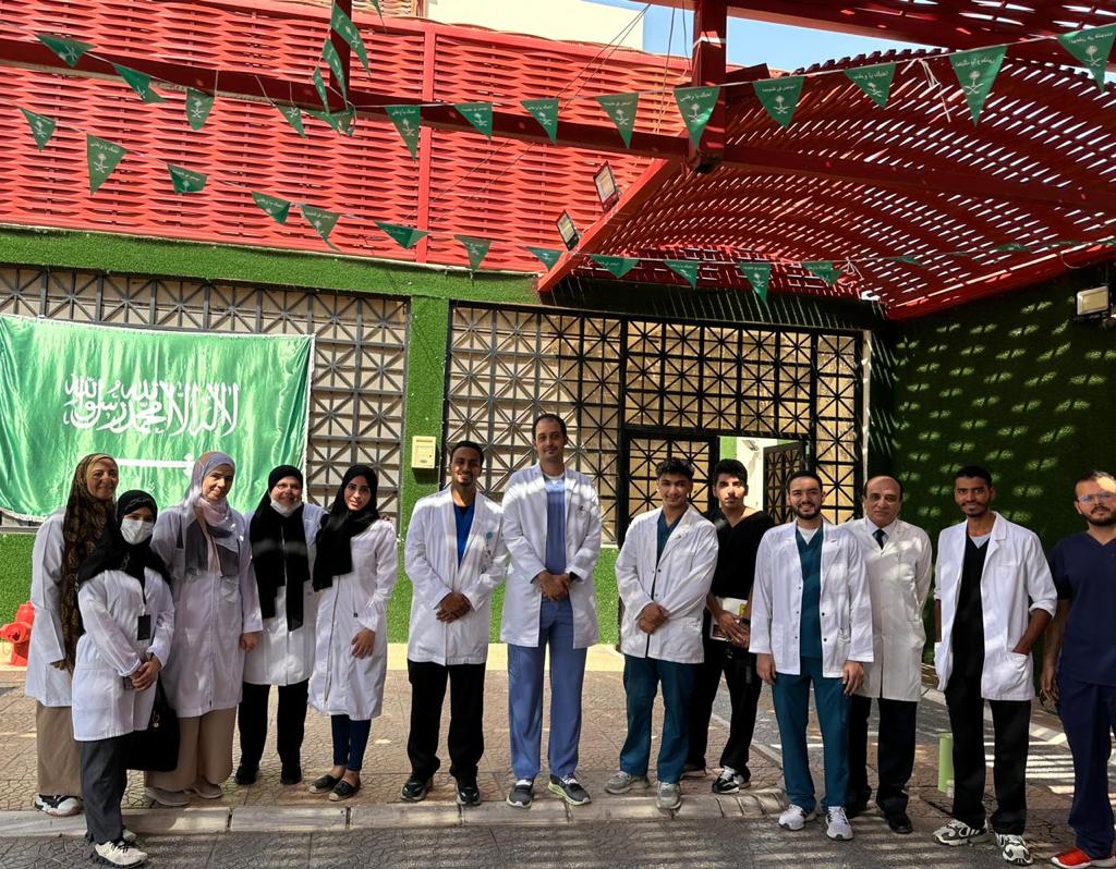 uqudent's tweet photo. قامت كلية طب الأسنان ممثلة بمكتب خدمة المجتمع و العمل التطوعي بالتعاون مع إدارة العمل التطوعي و المسؤولية المجتمعية بـجامعة أم القرى بتفعيل اليوم العالمي لكبار السن و ذلك بتنظيم النادي الطلابي و الجمعية السعودية لطب الأسنان لزيارة لدار الرعاية الاجتماعية بمكة المكرمة. https://t.co/LqZikxrpKO