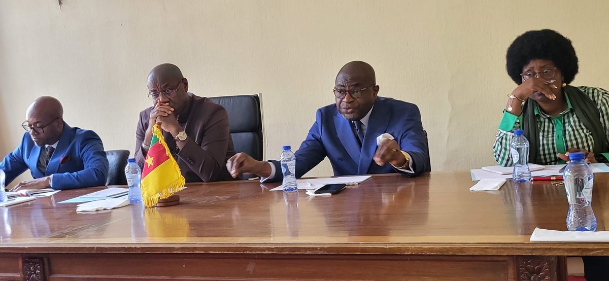 ccic_chambre's tweet photo. Après l’entretien avec L’Ambassadeur du Cameroun en Belgique, la CCIC a assisté à la conférence de l’Honorable Louis Henri Ngantcha, Président du Réseau des Parlementaires - Diaspora - Coopération Décentralisée et Transfrontaliere. https://t.co/dsmU8WFpg6