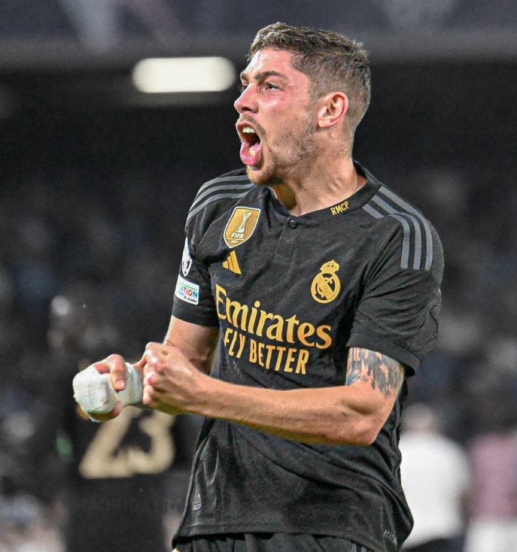 RMadrid_actu's tweet photo. 🤯 PERSONNE n’a créé PLUS D’OCCASIONS de jeu (21) que Fede Valverde 🇺🇾 cette saison dans les 5 Grands Championnats. #RealMadrid ✅🔥 https://t.co/DSej2MUUwl