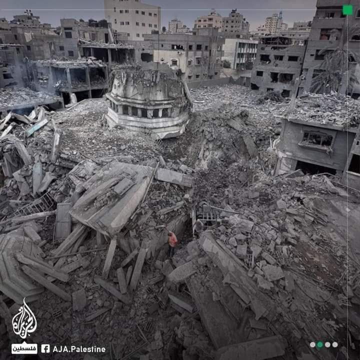 في غزة ... 
كل يوم نتعرض للهجوم والقصف من قبل الإحتلال الإسرائيلي، 
في غزة ... 
كل مكان مهدد بالتدمير، حيث لا أمن ولا أمان 
في غزة ... 
أطفالنا يشعرون بالخوف في كل لحظة

#غزة_تحت_القصف
#GazaUnderAttack