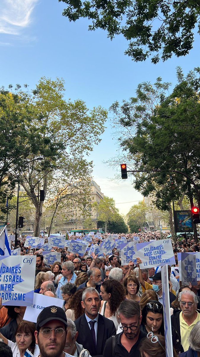 julienbahloul's tweet photo. Merci la France, merci les Français. 
🩵🇮🇱🇫🇷 https://t.co/6nqqbpmNp9